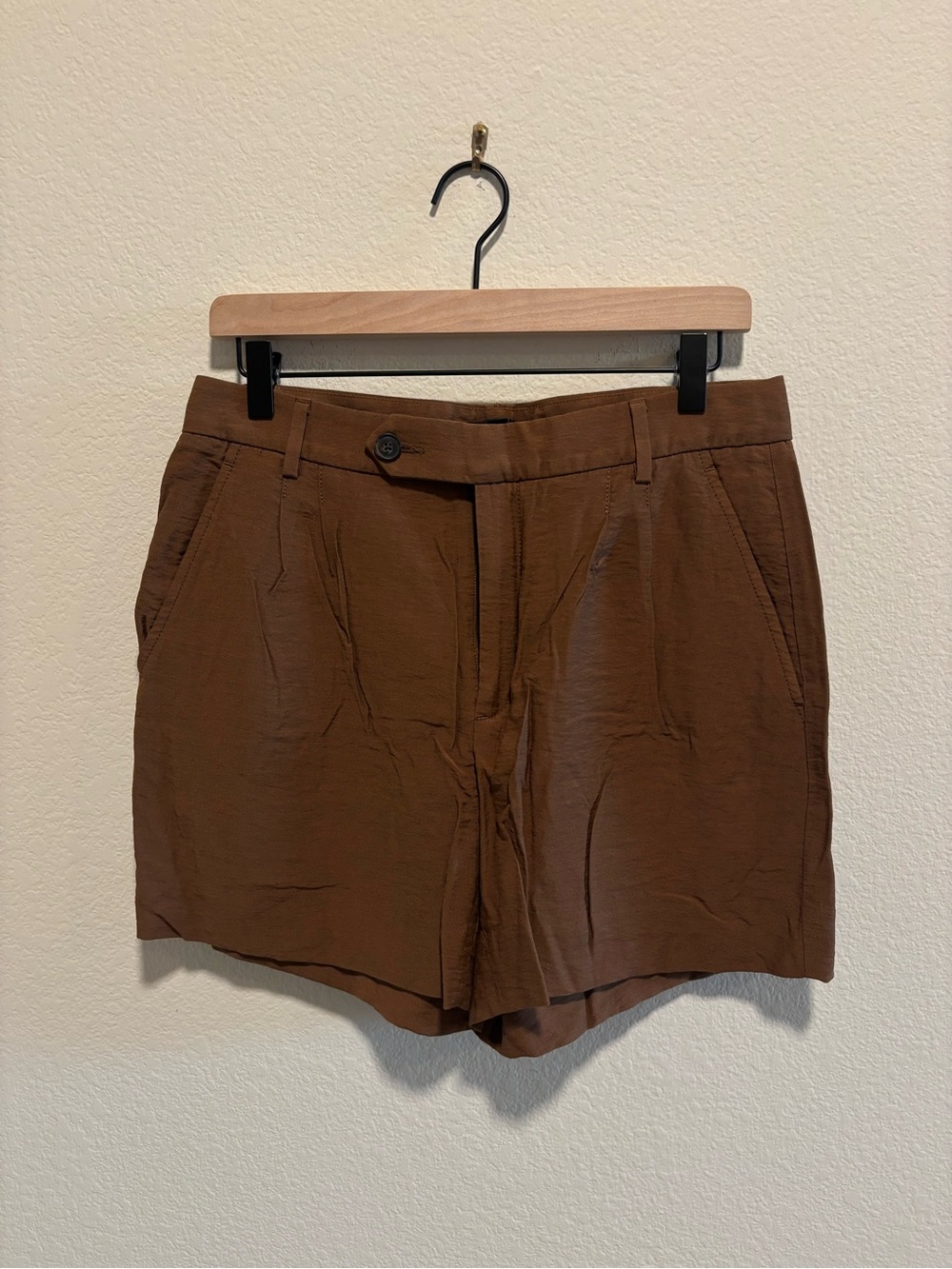 Banana Republic brown high-waist pleated shorts